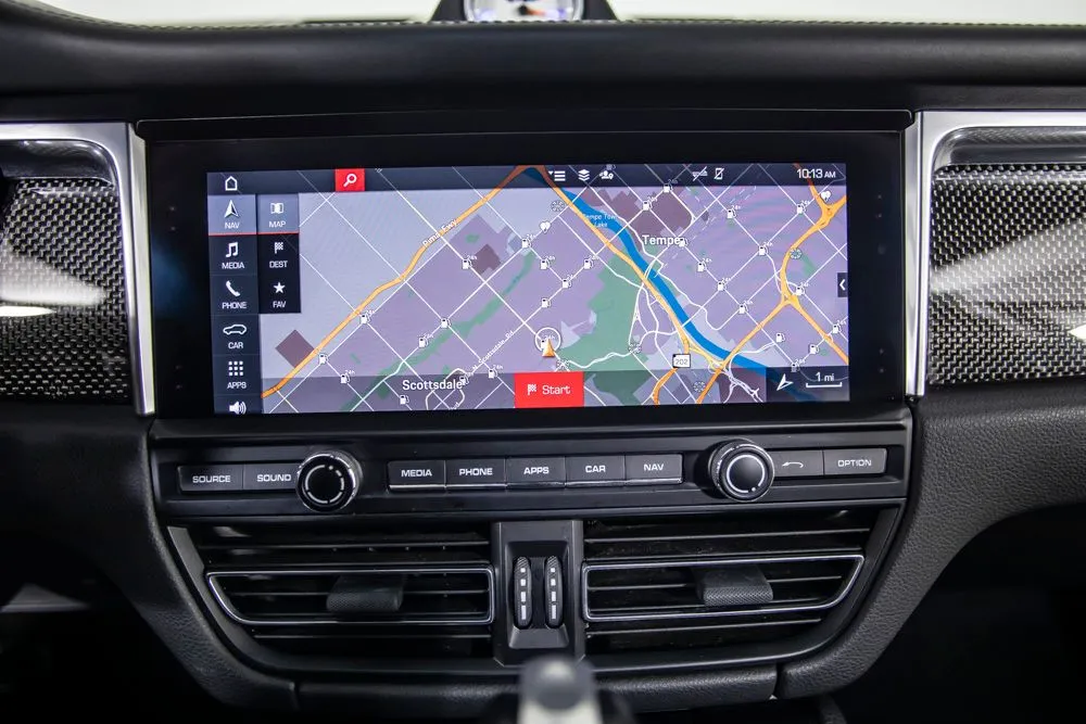 Porsche Macan photo 29