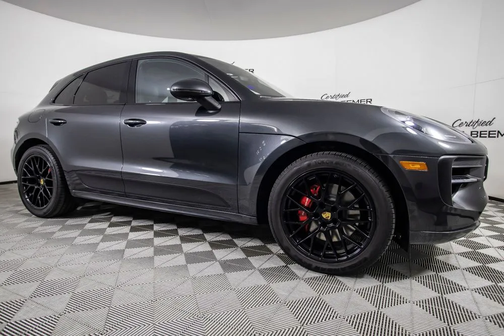Porsche Macan photo 2