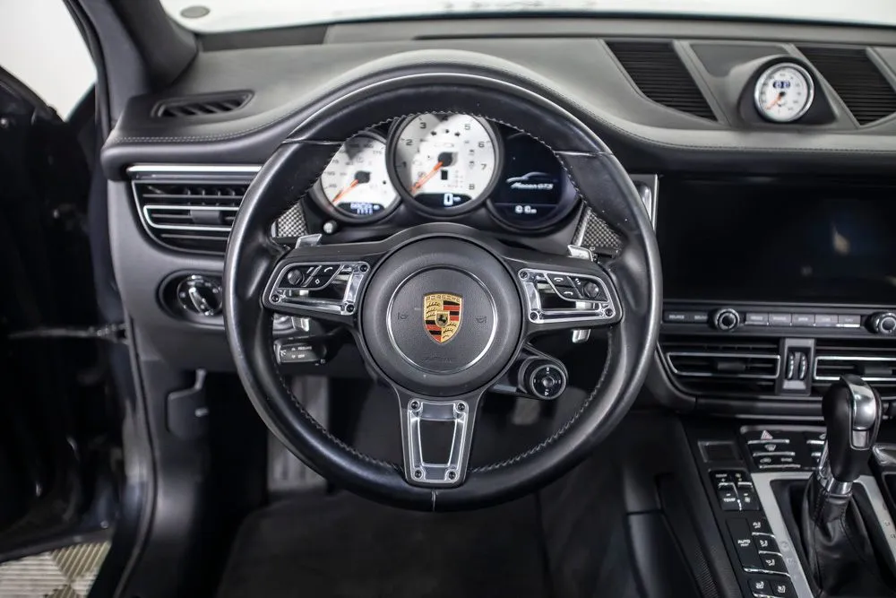 Porsche Macan photo 25