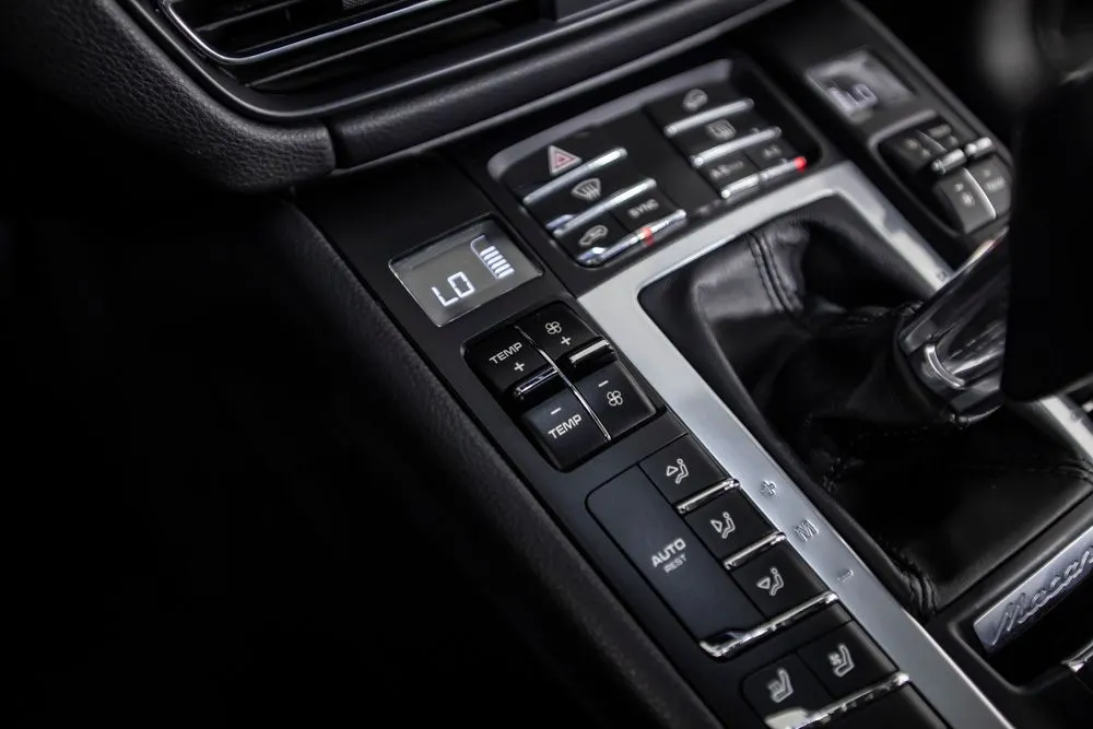 Porsche Macan photo 33