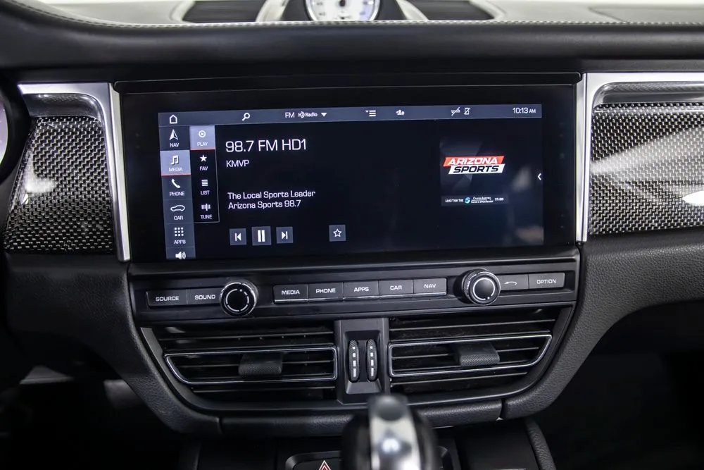 Porsche Macan photo 28