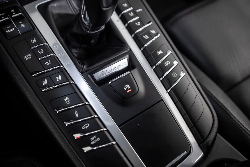 Porsche Macan photo 39