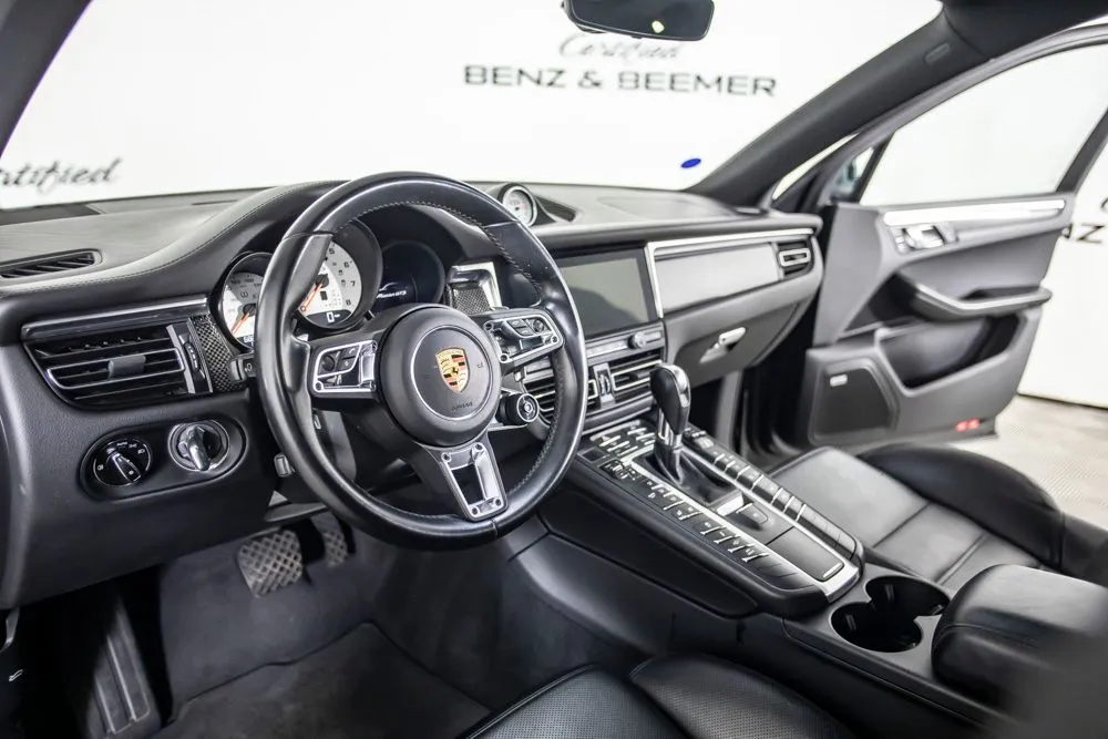 Porsche Macan photo 20