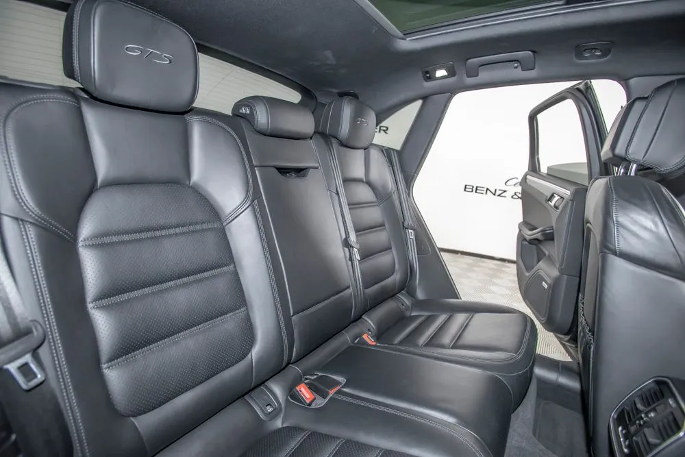Porsche Macan photo 15
