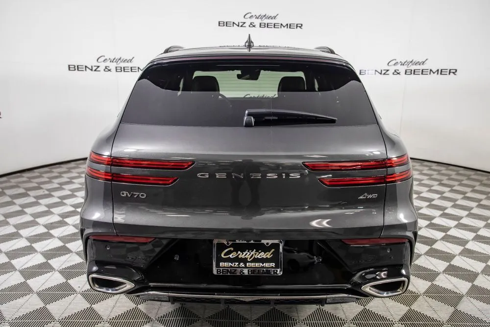 Genesis GV70 photo 7