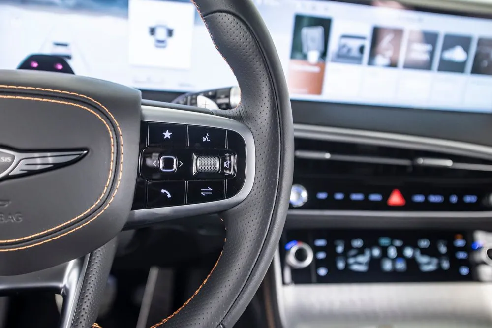 Genesis GV70 photo 39