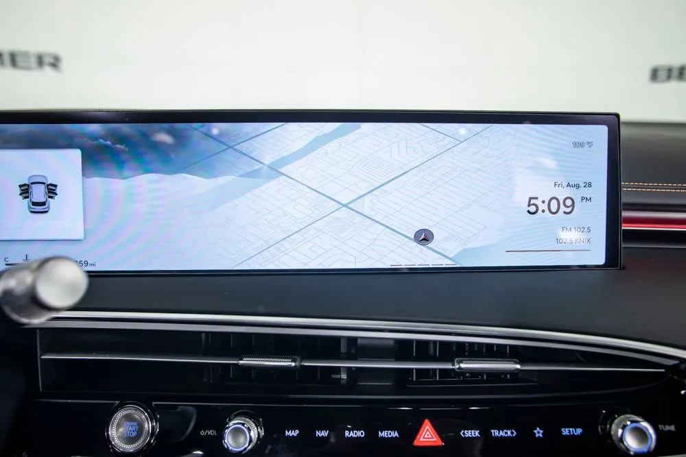 Genesis GV70 photo 27