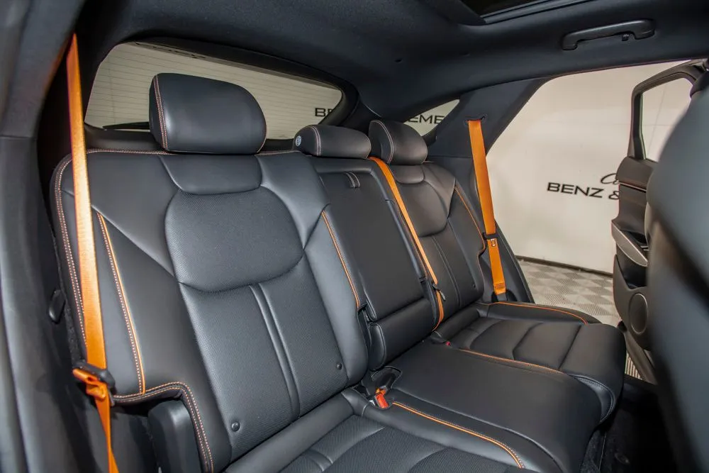 Genesis GV70 photo 16