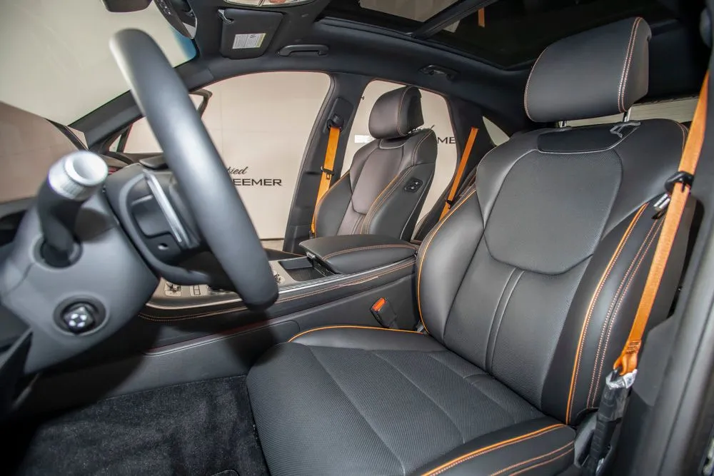 Genesis GV70 photo 13