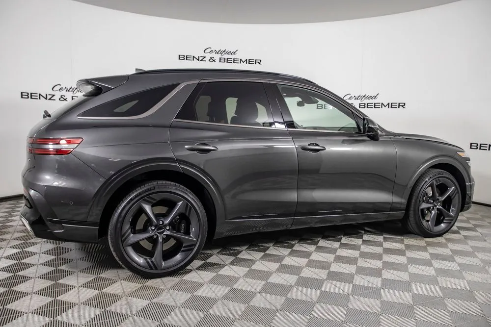Genesis GV70 photo 3