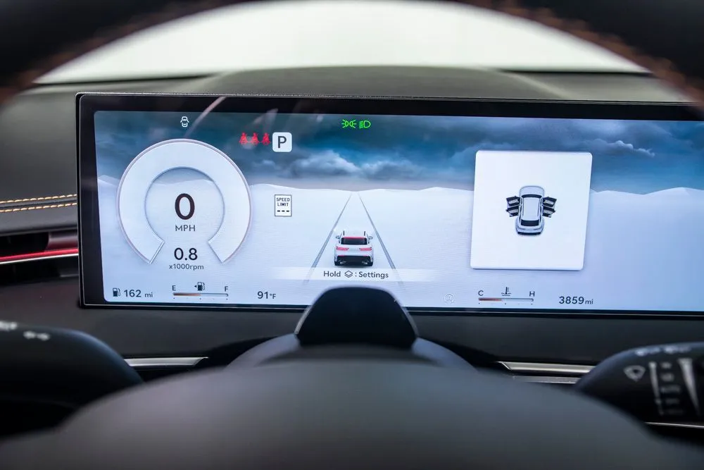 Genesis GV70 photo 25