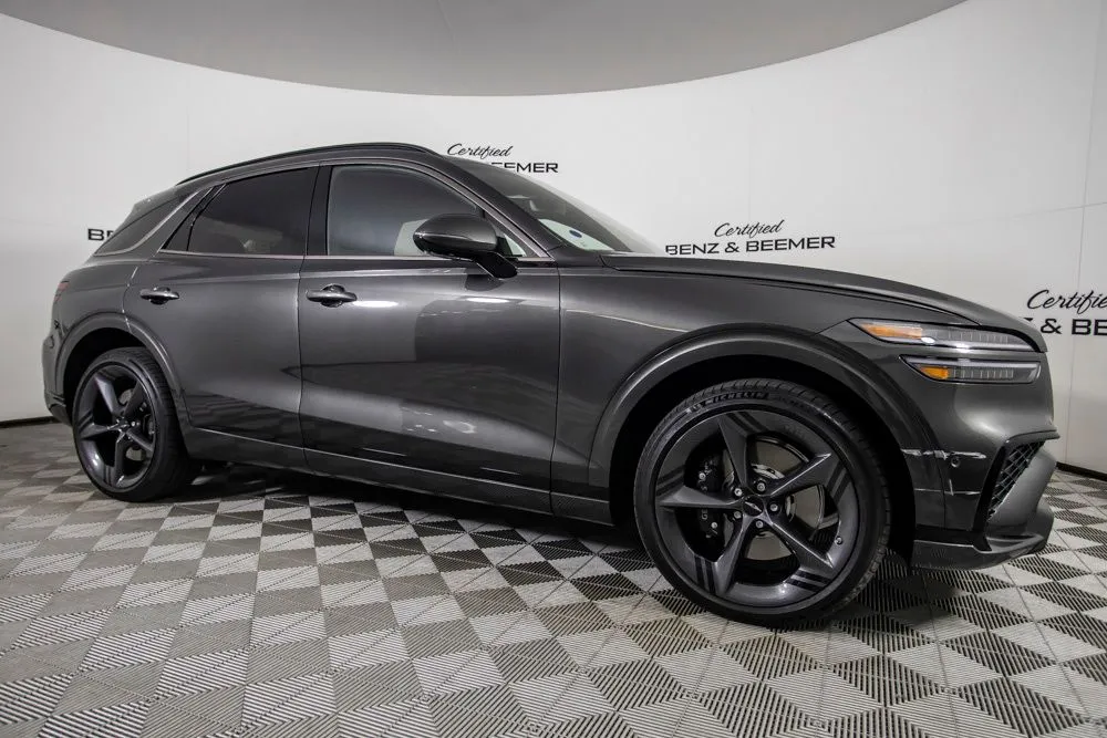Genesis GV70 photo 2