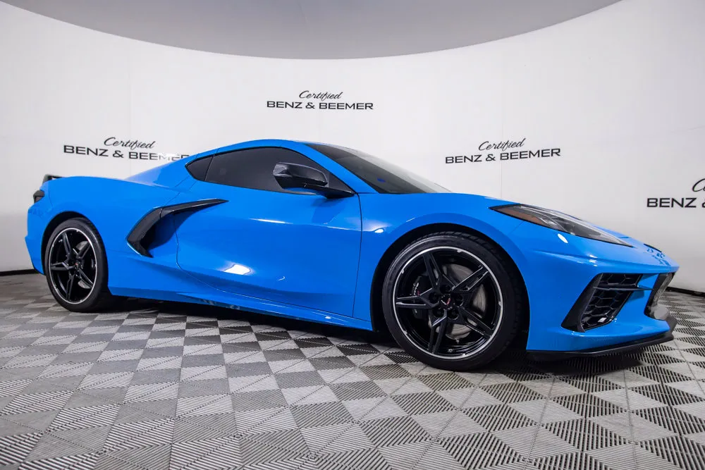 Chevrolet Corvette photo 2