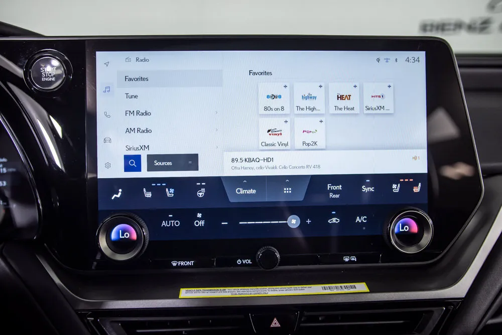 Lexus TX photo 32