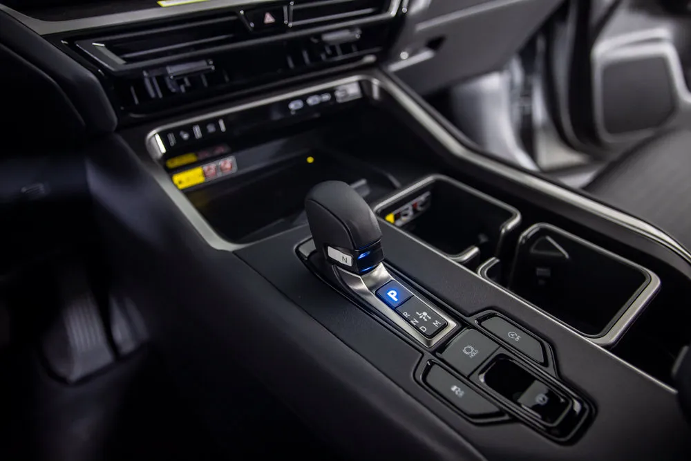 Lexus TX photo 38