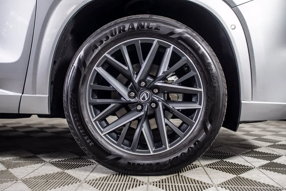 Lexus TX photo 45