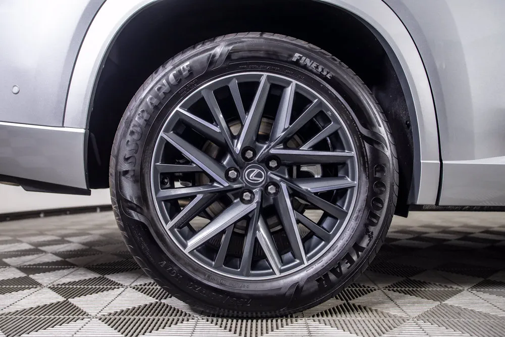 Lexus TX photo 46
