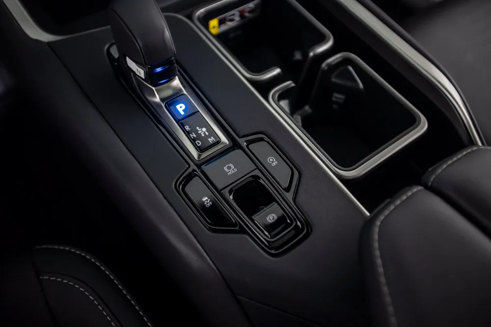 Lexus TX photo 37