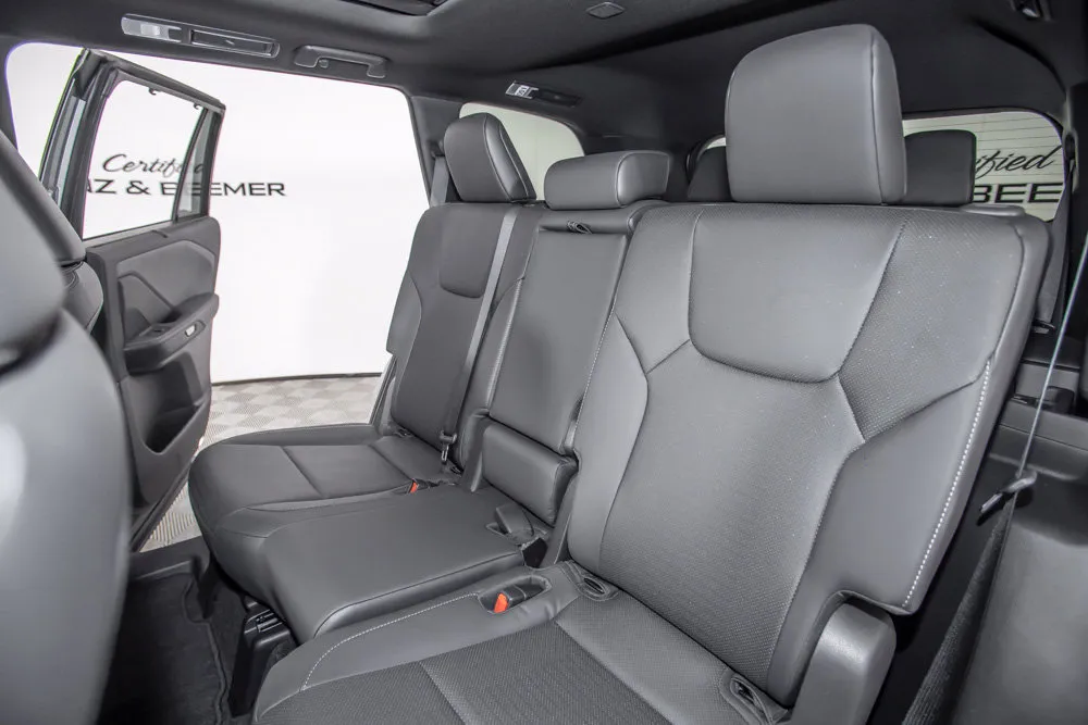 Lexus TX photo 15