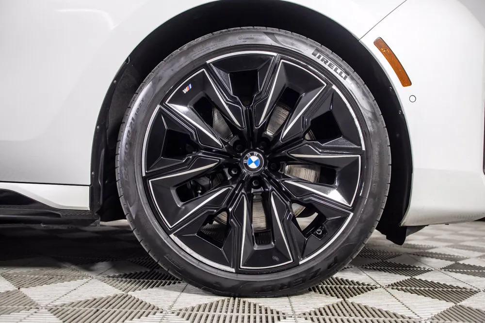 BMW i7 photo 40