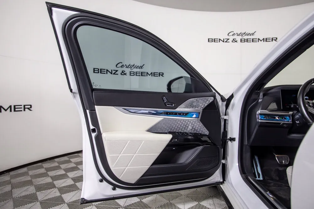 BMW i7 photo 21