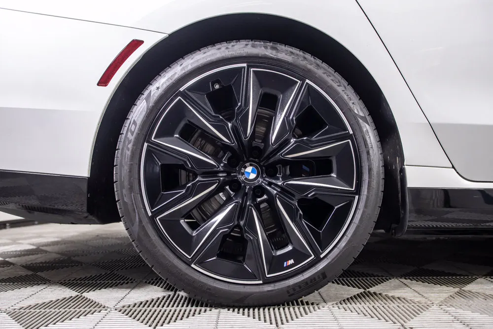 BMW i7 photo 41