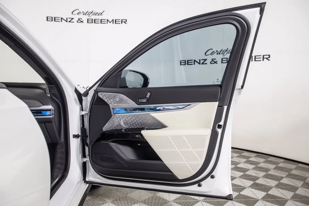 BMW i7 photo 17