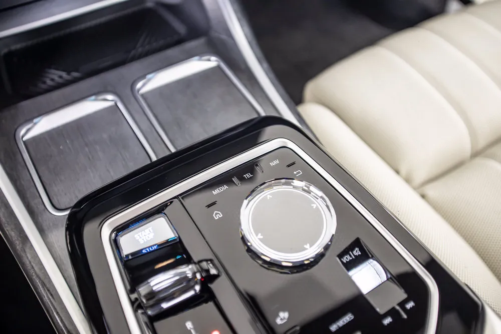 BMW i7 photo 32