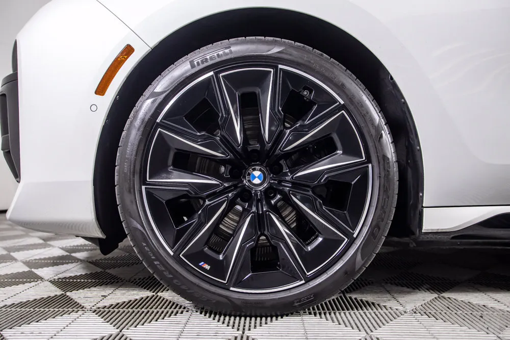 BMW i7 photo 39