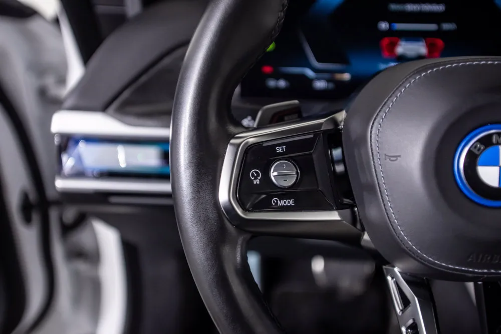BMW i7 photo 37