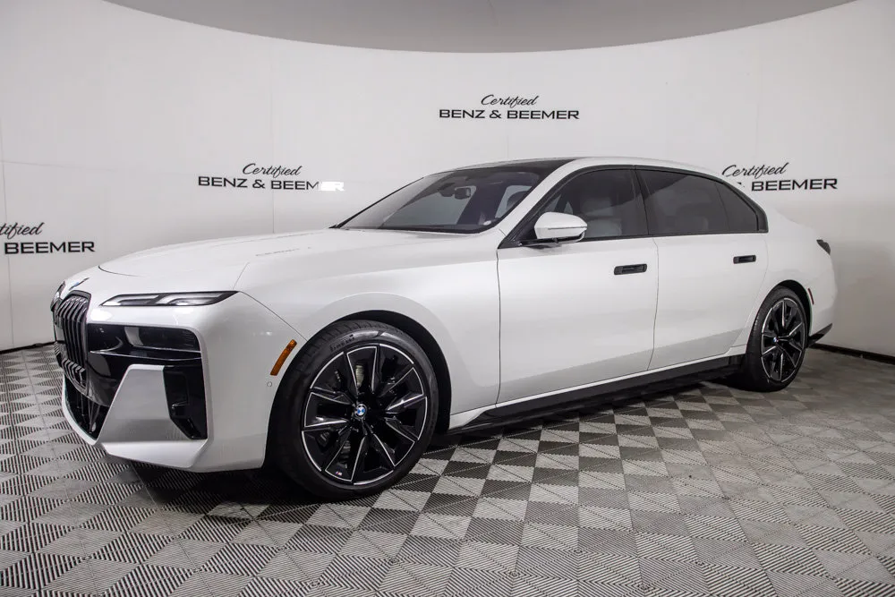 BMW i7 photo 9