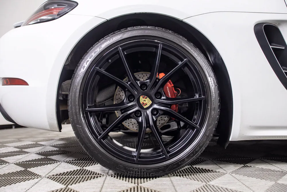 Porsche 718 Cayman photo 37