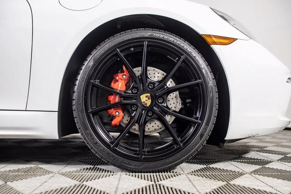 Porsche 718 Cayman photo 35