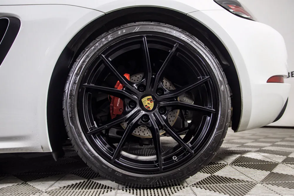 Porsche 718 Cayman photo 38