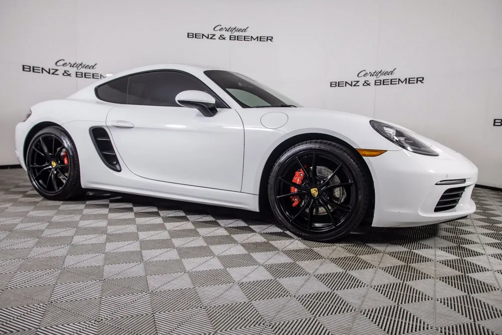 Porsche 718 Cayman photo 2