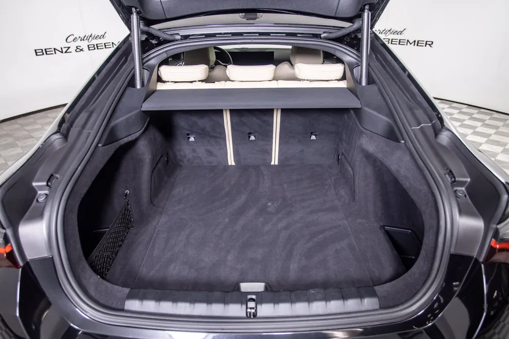 BMW i4 photo 8