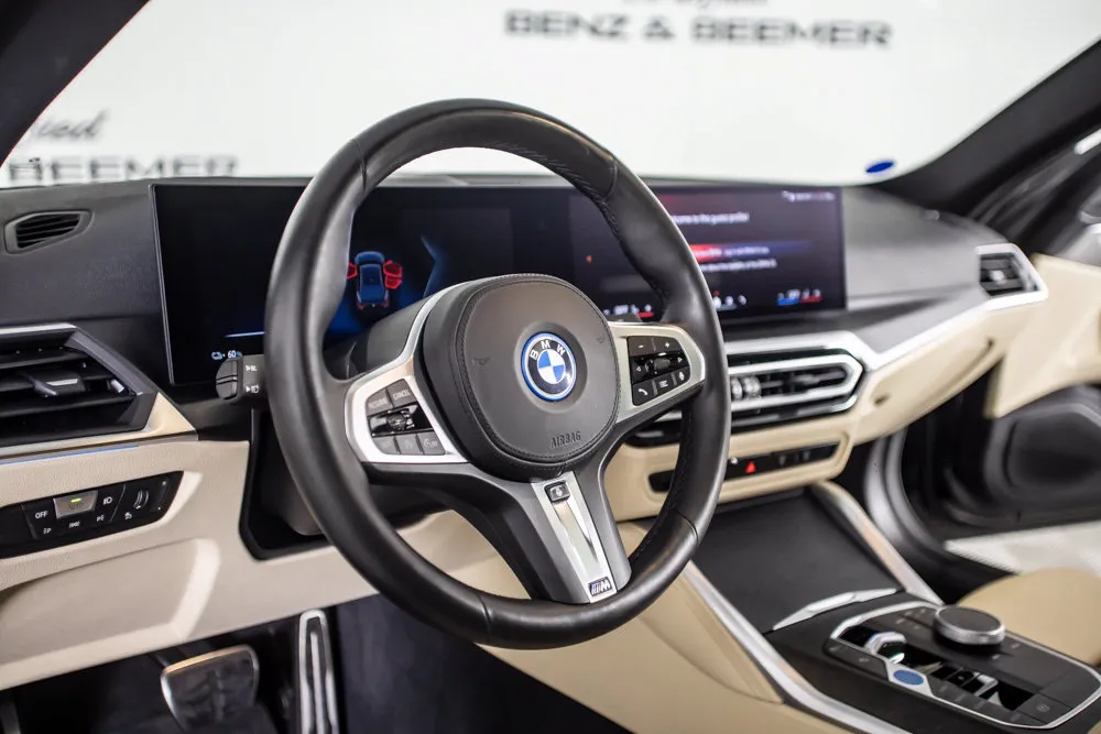 BMW i4 photo 21