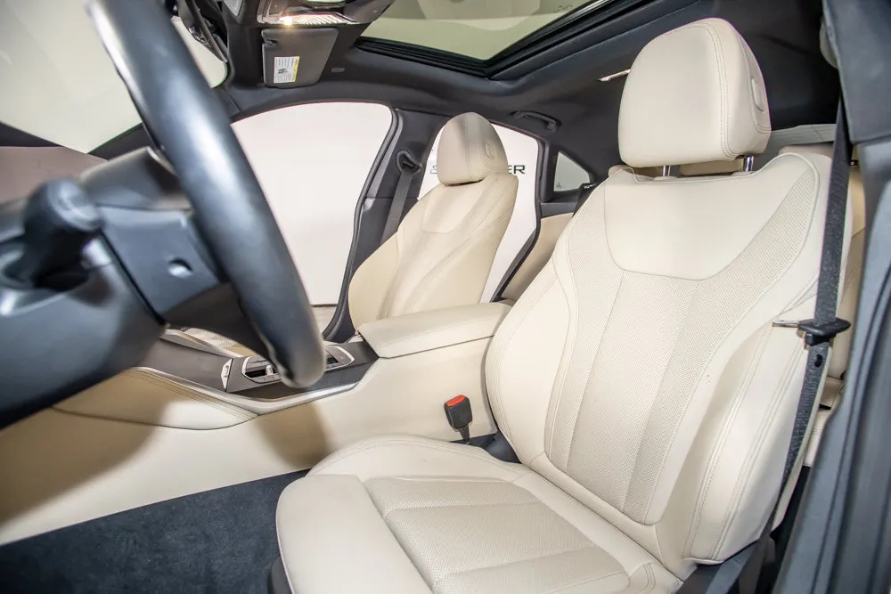 BMW i4 photo 13