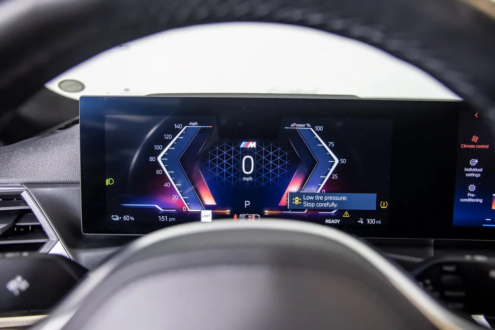BMW i4 photo 23