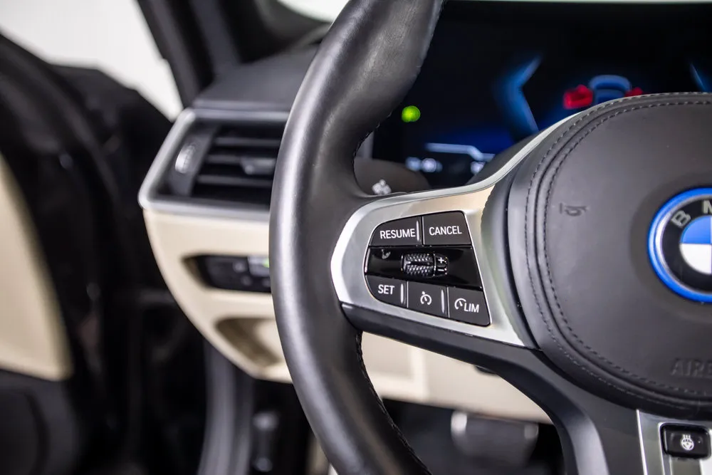 BMW i4 photo 35
