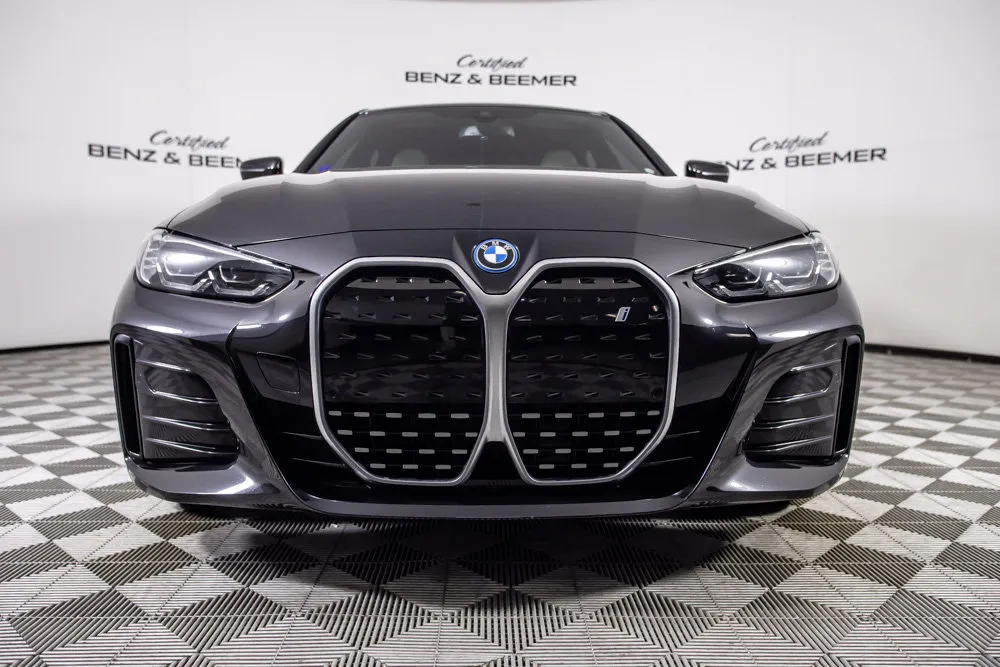 BMW i4 photo 5