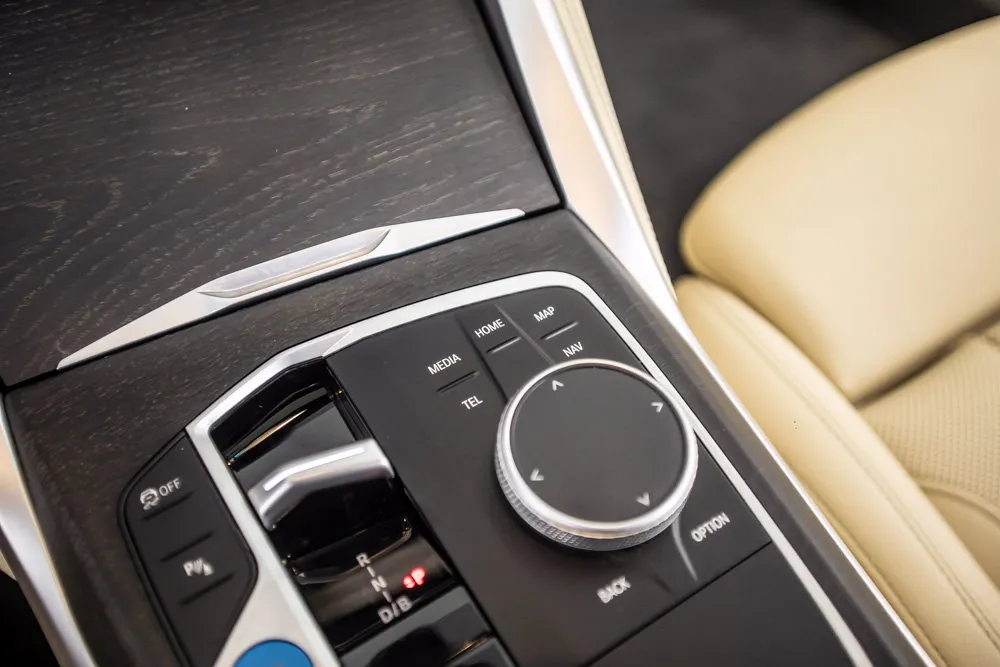 BMW i4 photo 31