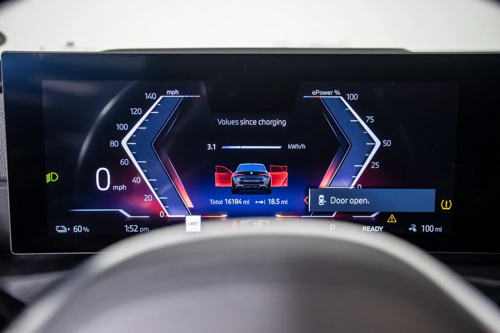 BMW i4 photo 25