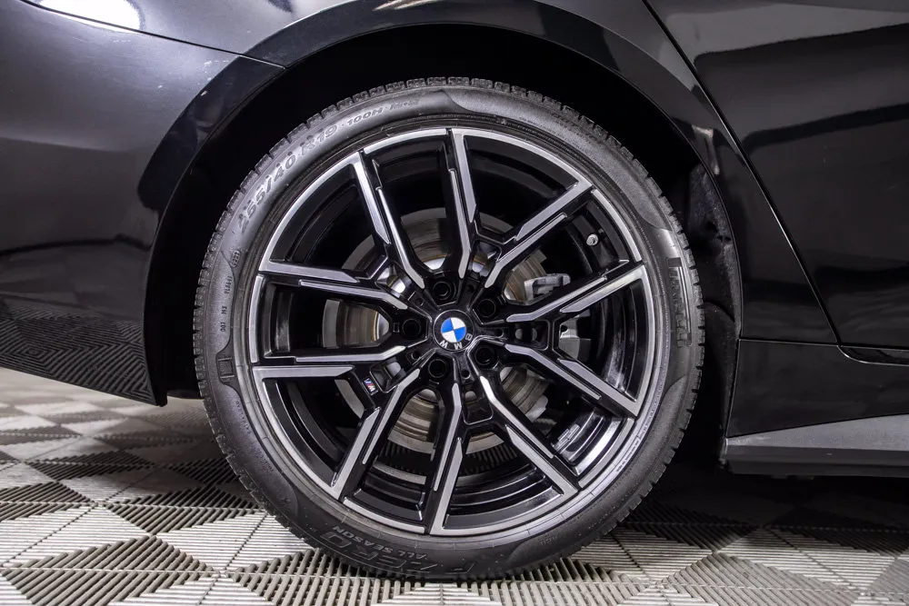 BMW i4 photo 40