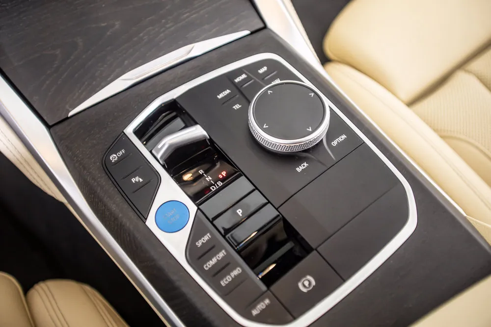 BMW i4 photo 33