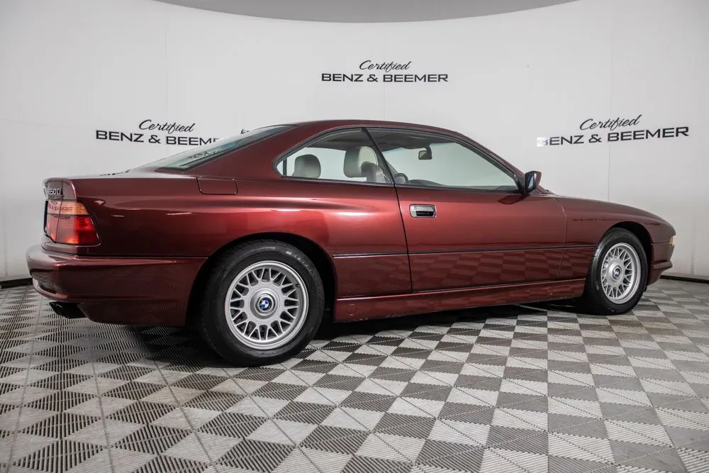 BMW 8 Series photo 14