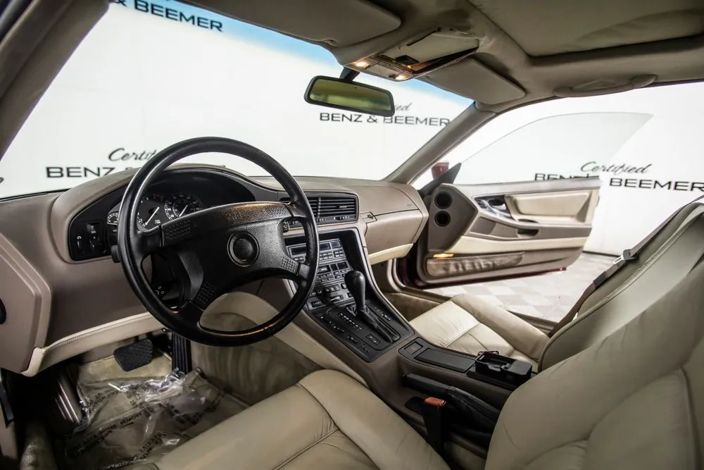BMW 8 Series photo 23