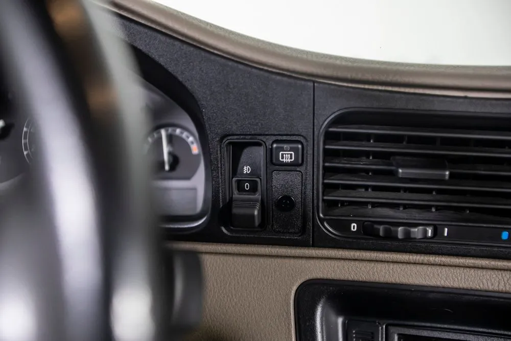 BMW 8 Series photo 37