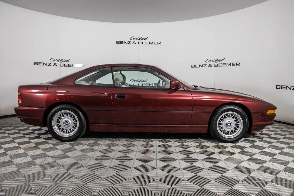 BMW 8 Series photo 15