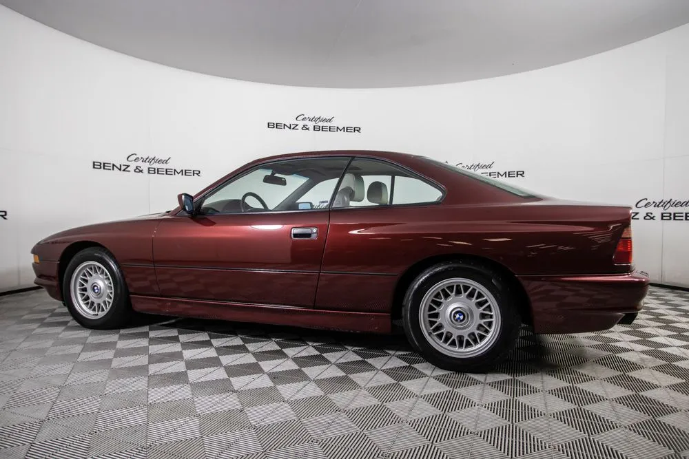 BMW 8 Series photo 11